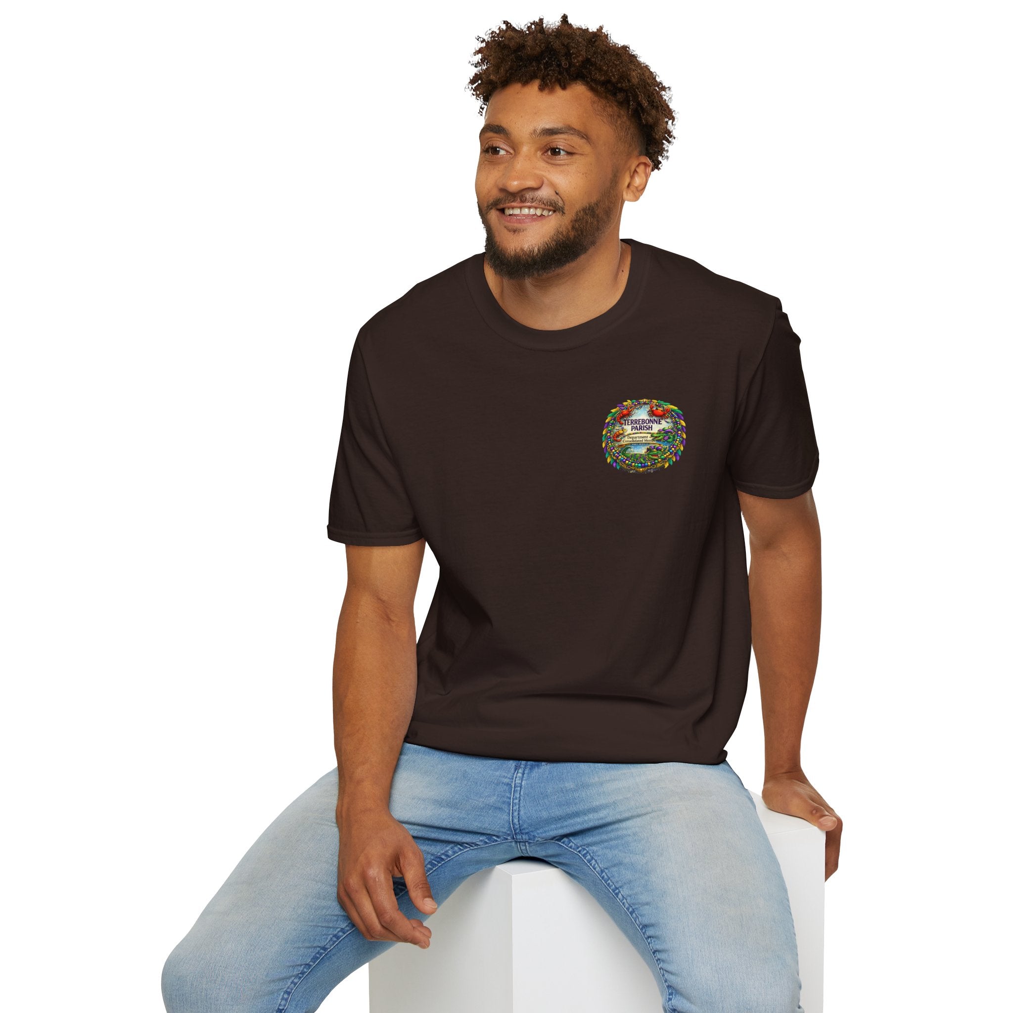 T-Shirt — Vintage Floral Crest “Find Your Paradise” Pocket Tee