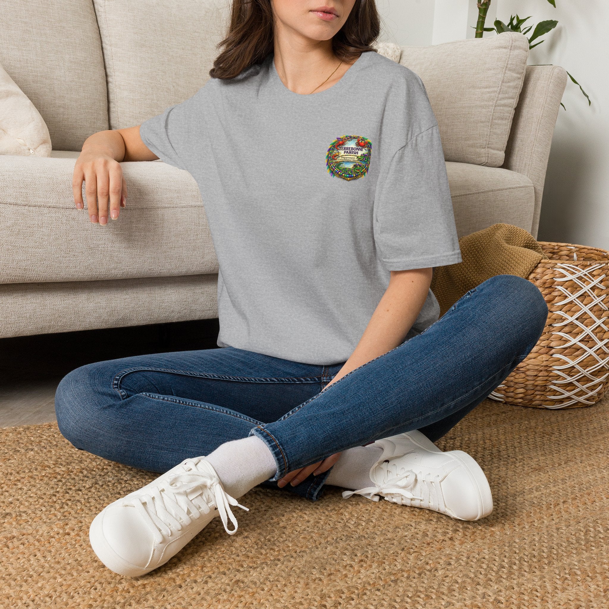 T-Shirt — Vintage Floral Crest “Find Your Paradise” Pocket Tee