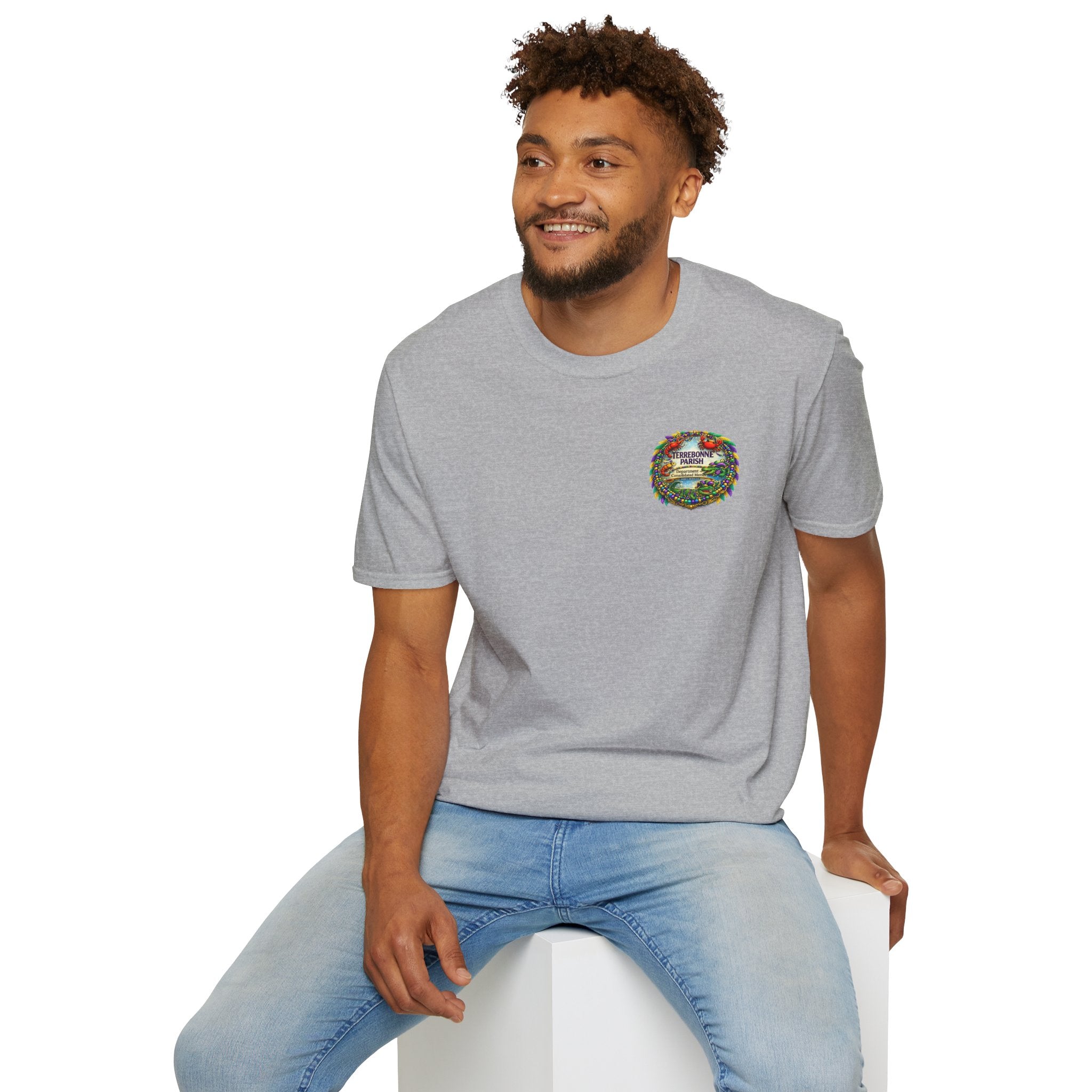 T-Shirt — Vintage Floral Crest “Find Your Paradise” Pocket Tee