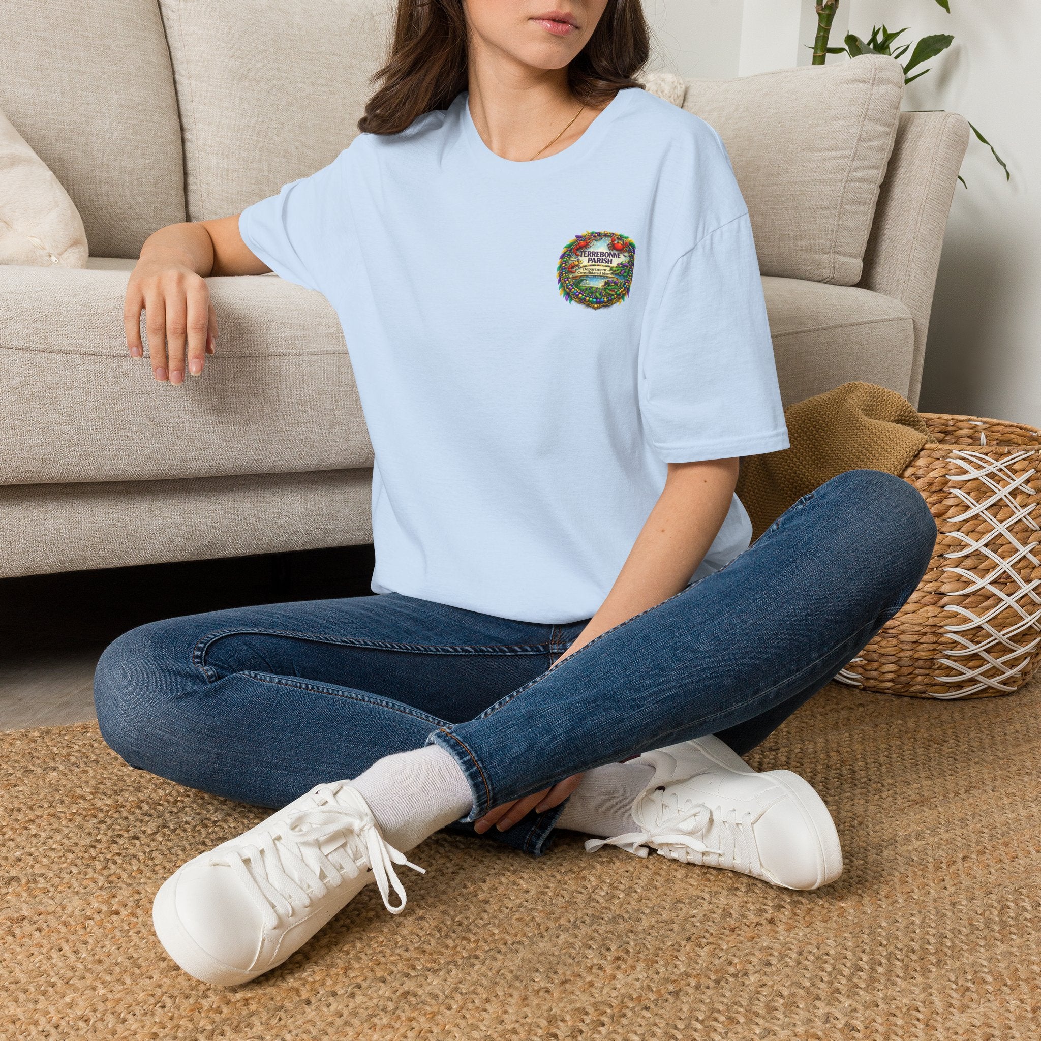 T-Shirt — Vintage Floral Crest “Find Your Paradise” Pocket Tee